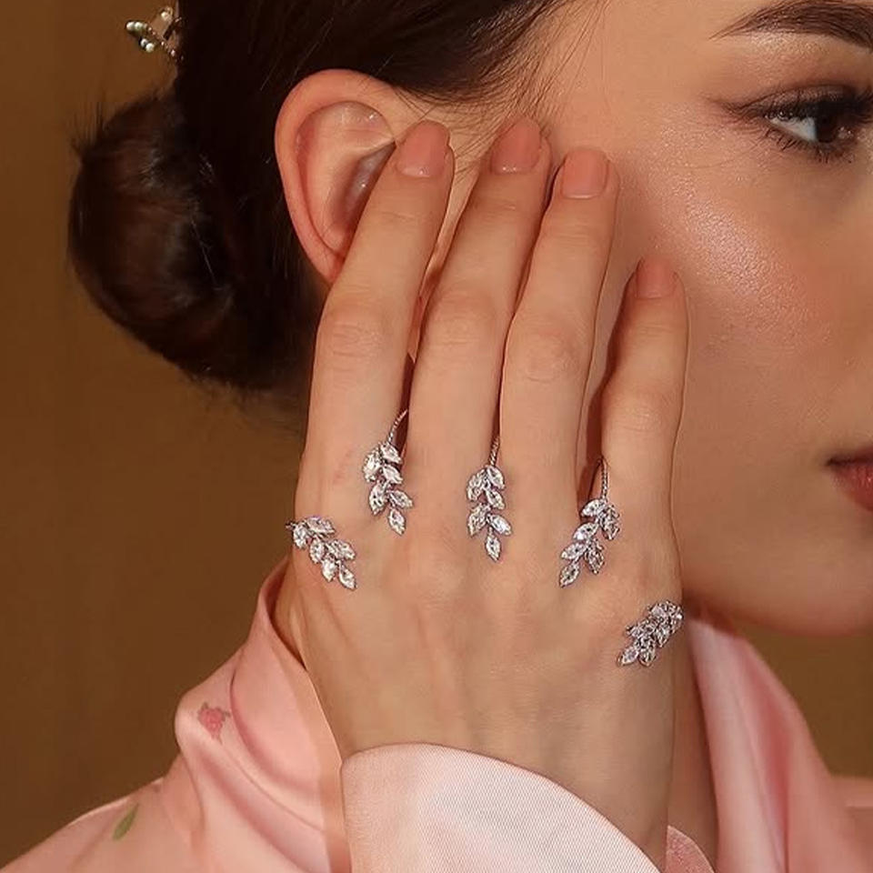 Moonlit Hand Veil Jewellery
