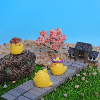 🐥 Tiny Cute Chicken Garden Ornament – Adorable Resin Decor for Your Space 🌿✨